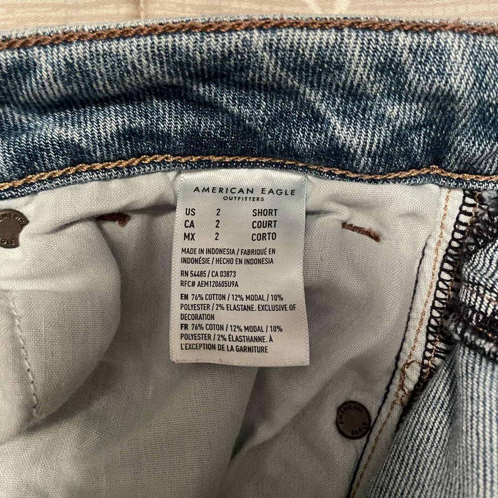 AE Ripped Mom Jean Stretch - Picture 8 of 11